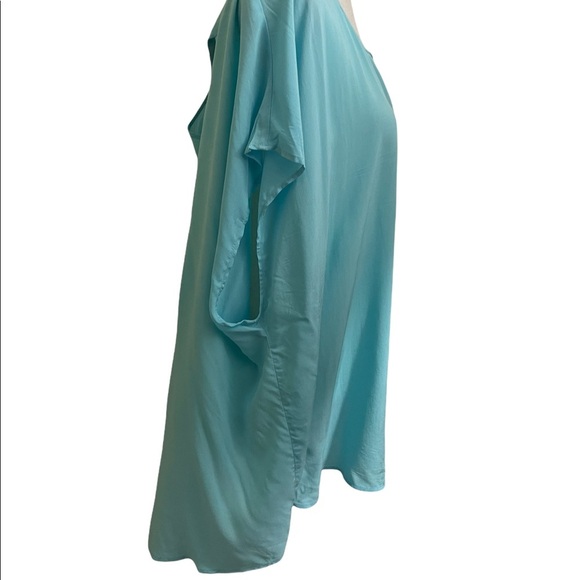 Torrid Womens light blue sleeveless cutout back pattern size 3X plus blouse - Picture 4 of 11